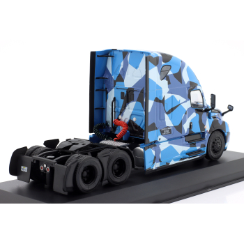 Freightliner Cascadia blue camouflage 2018 - skala 1:43 - Hachette